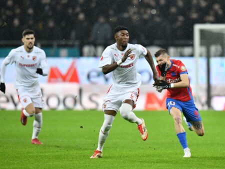 O echipă aflată la 6 puncte de play-off are cei mai mulți jucători!