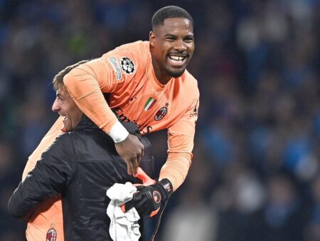 Contract „atractiv” și alte bonusuri: Cum o încântă AC Milan pe căpitanul Mike Maignan să rămână în echipă.