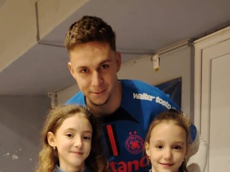 Louis Munteanu, distrus în Scoția: „Extrem de neprofesionist, astfel de comportamente nu sunt acceptabile! Gândiți-vă ce s-ar fi întâmplat dacă era la Celtic și purta tricoul lui Rangers!”