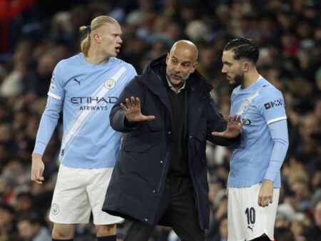 „Uneori strig la el, alteori simt nevoia să-l îmbrățișez”