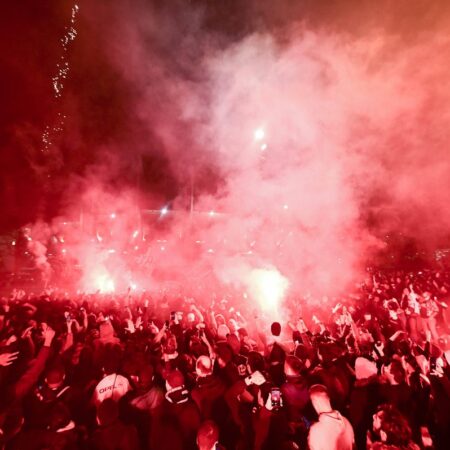 VIDEO: Incidente neplăcute la Paris la sfârșitul anului » Suporterii PSG au celebrat succesele echipei, dar 40 dintre ei au fost arestați de poliție!