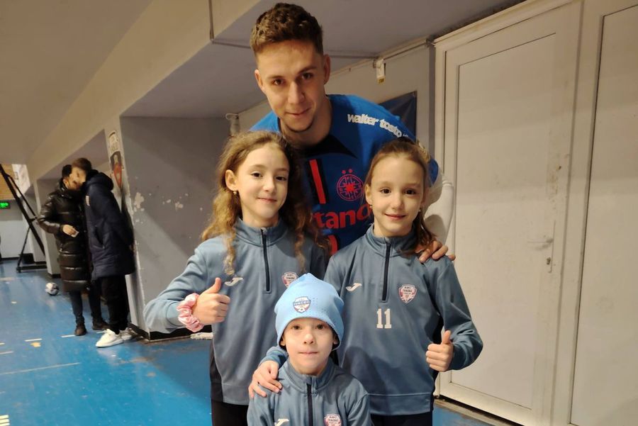 Susținătorul lui Louis Munteanu, şocat de poza în tricoul celor de la FCSB: „M-a lăsat perplex!”