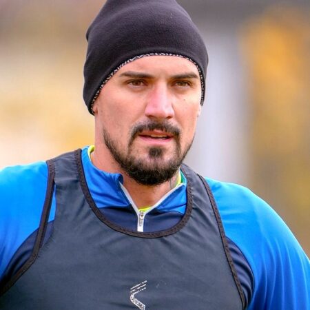 Alex Albu a încheiat colaborarea cu Chindia și semnează astăzi în Superligă