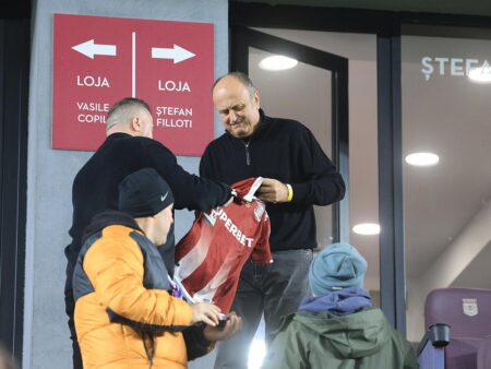 Spectatori de seamă la ultimul meci din Giulești în 2025 » Dan Șucu, alături de familie