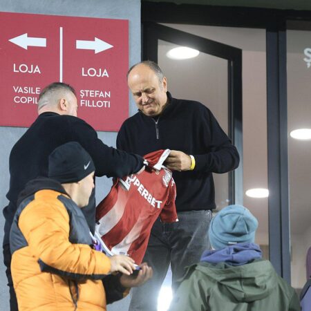 Spectatori de seamă la ultimul meci din Giulești în 2025 » Dan Șucu, alături de familie