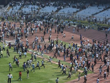 Haos la vizita lui Messi în India! » Dacă distrugere totală în stadion, revolte masive!