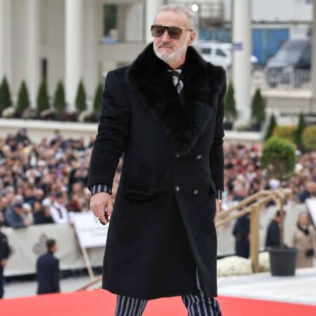 „Este o minune. Cum să nu închei un contract cu el?”