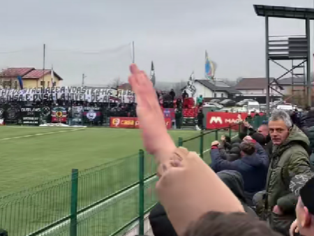 Ce strigau băcăuanii în vreme ce Peluza Sud prezentau un mesaj uriaș » I-au enervat pe steliști