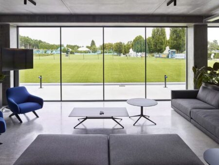 „Echipa nu sunt eu, nu ești tu” poate fi reformulat ca „Echipa nu este doar eu și nici tu”.