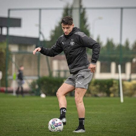 „Pentru că este român”