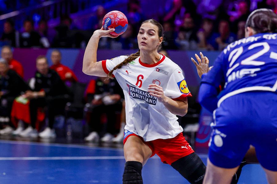 Helle Thomsen ia apărarea jucătoarelor sale după înfrângerea din „sferturi”: „În loc să le reproșăm tot felul, ar trebui să le lăudăm”