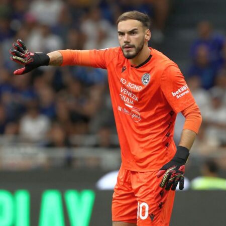 Răzvan Sava, rezervă a rezervei, după eșecul din runda precedentă! Scos din poartă de un veteran de 40 de ani.