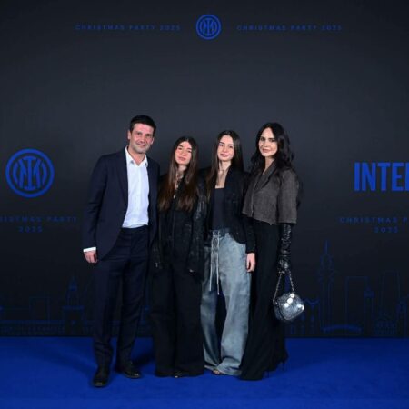 Apariție inedită » Cristian Chivu, împreună cu soția și cele două fiice, la petrecerea de Crăciun a Interului