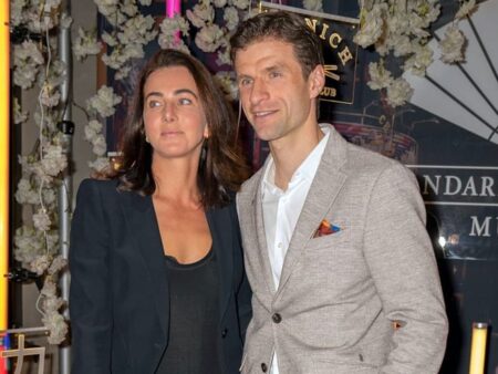 „Nevasta nu-l însoțește pe Thomas Müller în America: Lisa a intrat în politică”