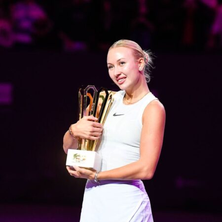 Fotomodelul-jucător părăsește Rusia pentru Austria