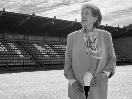 Tristețe în fotbal! Femeia care a marcat istoria ne-a părăsit.