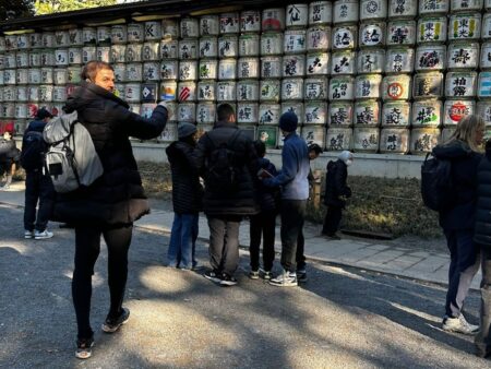 „A dat cozonacul pe sushi” – „Tricolorul” cu 31 de selecții explică de ce a ales Japonia de Sărbători