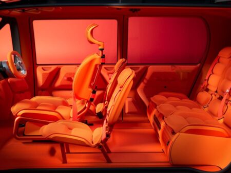 Francezii dezvăluie „mașina viitorului” în ianuarie 2026 » Imaginile cu modelul-robot au fost publicate