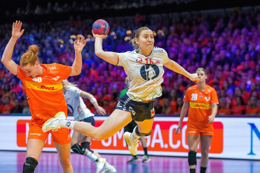 Norvegia, victorie la scor cu Olanda, în semifinala Campionatului Mondial Norvegia e neînvinsă într-un meci oficial de peste 500 de zile! Forța handbalului luptă pentru al 5-lea titlu mondial
