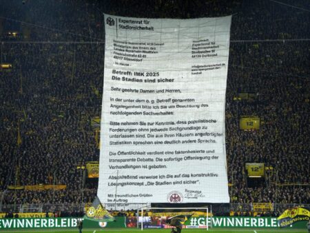 Scenografie excepțională creată de fanii Borusiei Dortmund » Istoria din spatele mesajului de pe „Zidul Galben”