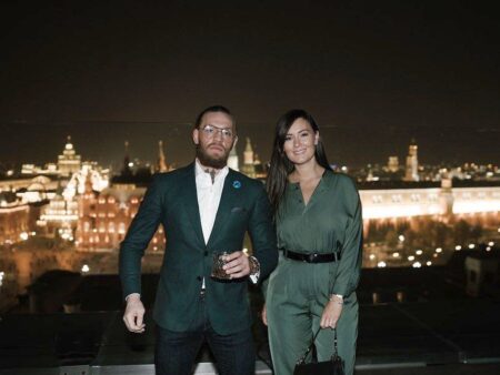 Conor McGregor, ceremonie discretă la Vatican » A sosit la biserică într-o mașină retro