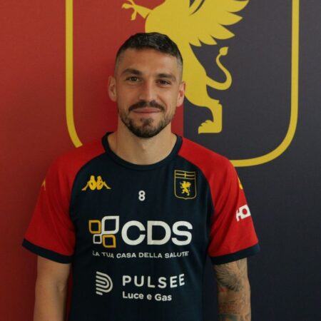 Stanciu îi aduce omagiu lui Chivu înainte de confruntarea românilor din Serie A, Genoa – Inter: „M-aș bucura să câștige titlul!” + Șarje din partea lui Raț: „Mă supăr!”