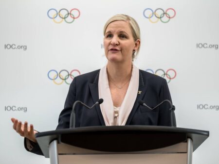 CIO sugerează ca tinerii sportivi ruși să participe la competiții internaționale sub steagul național.