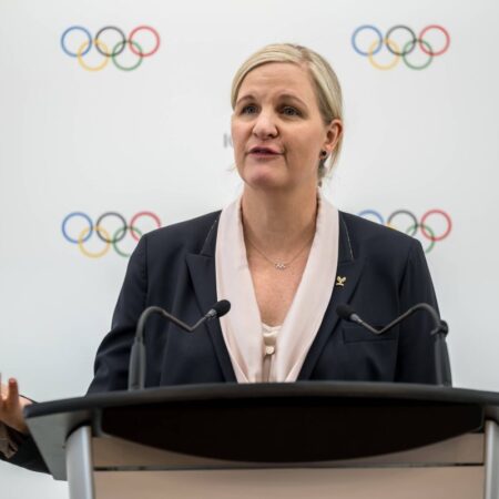 CIO sugerează ca tinerii sportivi ruși să participe la competiții internaționale sub steagul național.