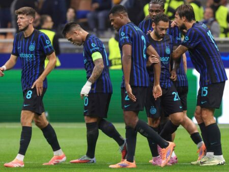 Lovitură dură pentru Cristi Chivu » Titularul de la Inter, accidentat luna trecută, riscă să fie operat!