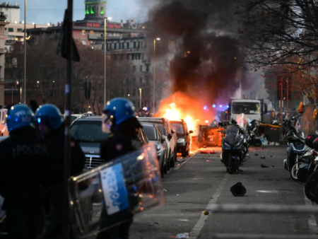 Haos înaintea confruntării dintre Inter și echipa lui Dan Șucu! Ciocniri violente și automobile arzând