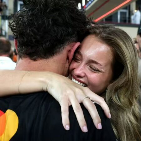 Cine este iubita lui Lando Norris, noul campion mondial din Formula 1? » În trecut, a fost suspectată de infidelitate față de fostul său iubit fotbalist.