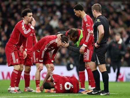 „Sunt distrus” + mesajul lui Van de Ven