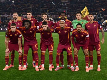Idee creativă pentru anunțul titularilor din meciul cu Como » Ce a ales AS Roma în locul fotografiilor jucătorilor!