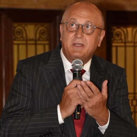 După succesul de la Udine, Dan Șucu l-a jucat pe Moș Crăciun la Genoa » „Ce frumoși sunteți, toți și toate!”