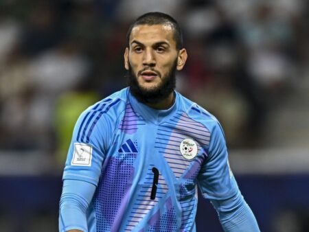 Incredibil: Ce a făcut portarul Algeriei în meciul cu echipa lui Olăroiu. Imaginile au devenit virale în lumea arabă.