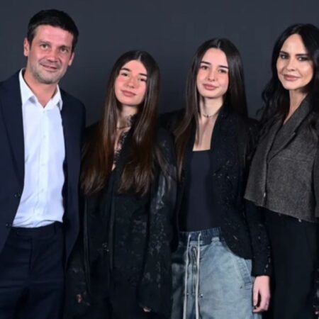 Imagini de colecție: Cristi Chivu, alături de familie la petrecerea de Crăciun a clubului Inter
