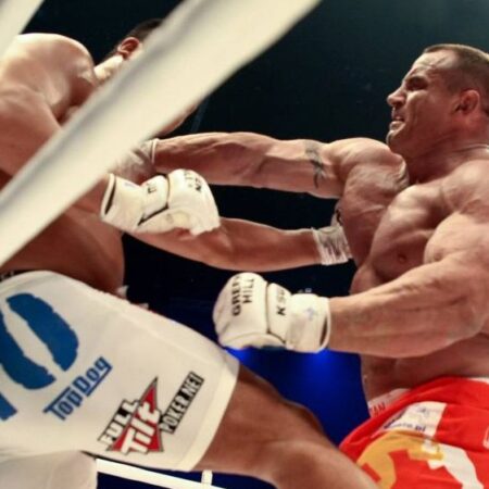 Cel mai puternic om din lume a câștigat o avere după ce a fost învins în numai 30 de secunde.