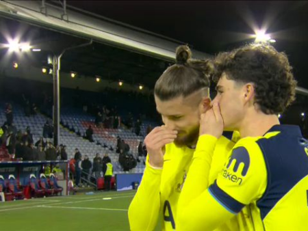 Thomas Frank s-a dus rapid la Radu Drăgușin după Crystal Palace – Tottenham. „Dragonul” a avut în continuare un zâmbet.