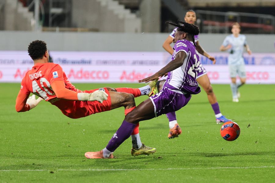 Răzvan Sava, seară de coșmar » A intrat de pe bancă și a luat 5 goluri