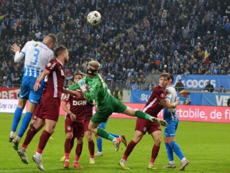 „A fost o perioadă dificilă pentru mine” » S-a prezentat în fața jurnaliștilor și a discutat despre haosul de la echipă: „În sfârșit”