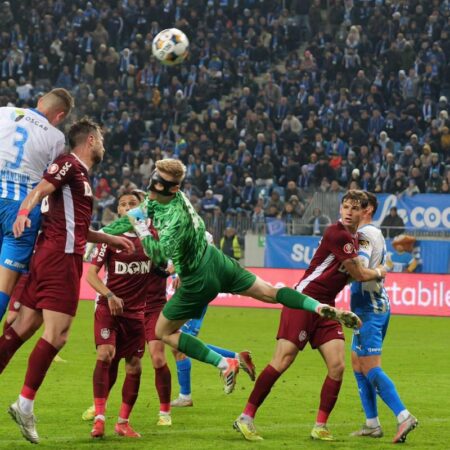 „A fost o perioadă dificilă pentru mine” » S-a prezentat în fața jurnaliștilor și a discutat despre haosul de la echipă: „În sfârșit”