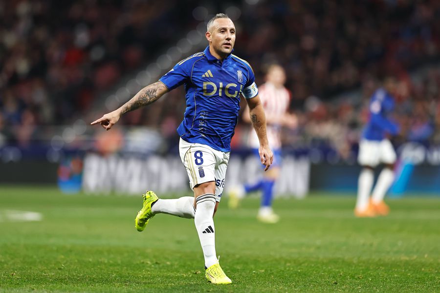 Vedeta care împarte vestiarul cu Horațiu Moldovan a văzut primul cartonaș roșu abia la 40 de ani » Este dublu campion european