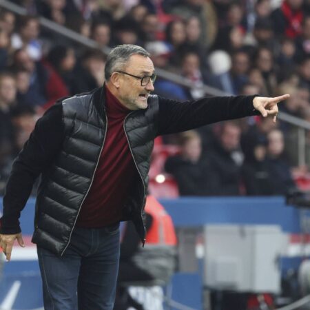 După 6 înfrângeri în șase meciuri în Europa League, antrenorul a fost concediat înainte de Anul Nou.