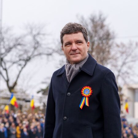 Șefii echipelor din Superligă au semnat o petiție adresată lui Nicușor Dan: „Politica nu are ce căuta în vestiar”