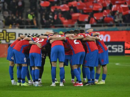 Ilie Dumitrescu a evidențiat doi jucători de la FCSB în timpul pauzei meciului cu Rapid: „S-au distanțat clar de restul!”