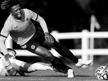 Tragedie în Anglia! Fotbalistul talentat de doar 21 de ani a decedat: „Un talent deosebit și respectat!”