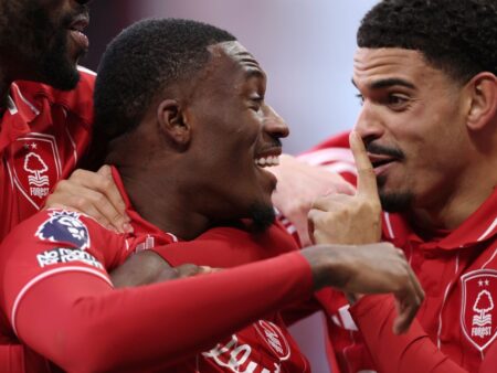 Fulham – Nottingham Forest, TRANSMISIE ÎN DIRECT pe VOYO de la 22:00. Câștigătoarea își asigură o distanță față de zona roșie.