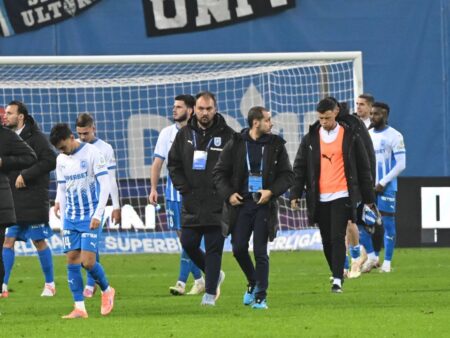 Decizie drastică pentru doi jucători de la Universitatea Craiova în urma eșecului din Conference League