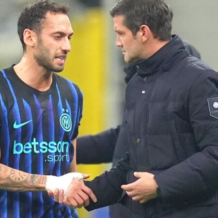 Ghinion uriaș pentru Cristi Chivu! Doi jucători s-au accidentat în primele 30 de minute cu Liverpool