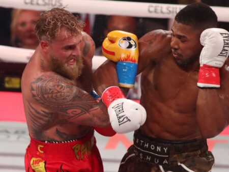 „Fanii nu au plătit pentru a asista la această prostie!” Momentul care a dus la KO-ul lui Joshua în fața lui Jake Paul